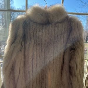 Saga Fox Real Fox Fur Coat… Beautiful condition… size large…pockets 80s ski coat